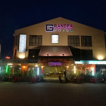 Grandpa Hotel Port Dickson Esterno foto